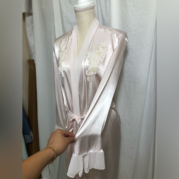 Vintage Linea Donatello Robe - Picture 2 of 7